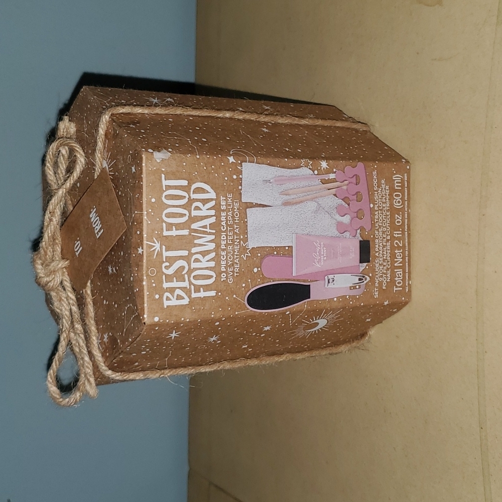 Pedicure kit new in box